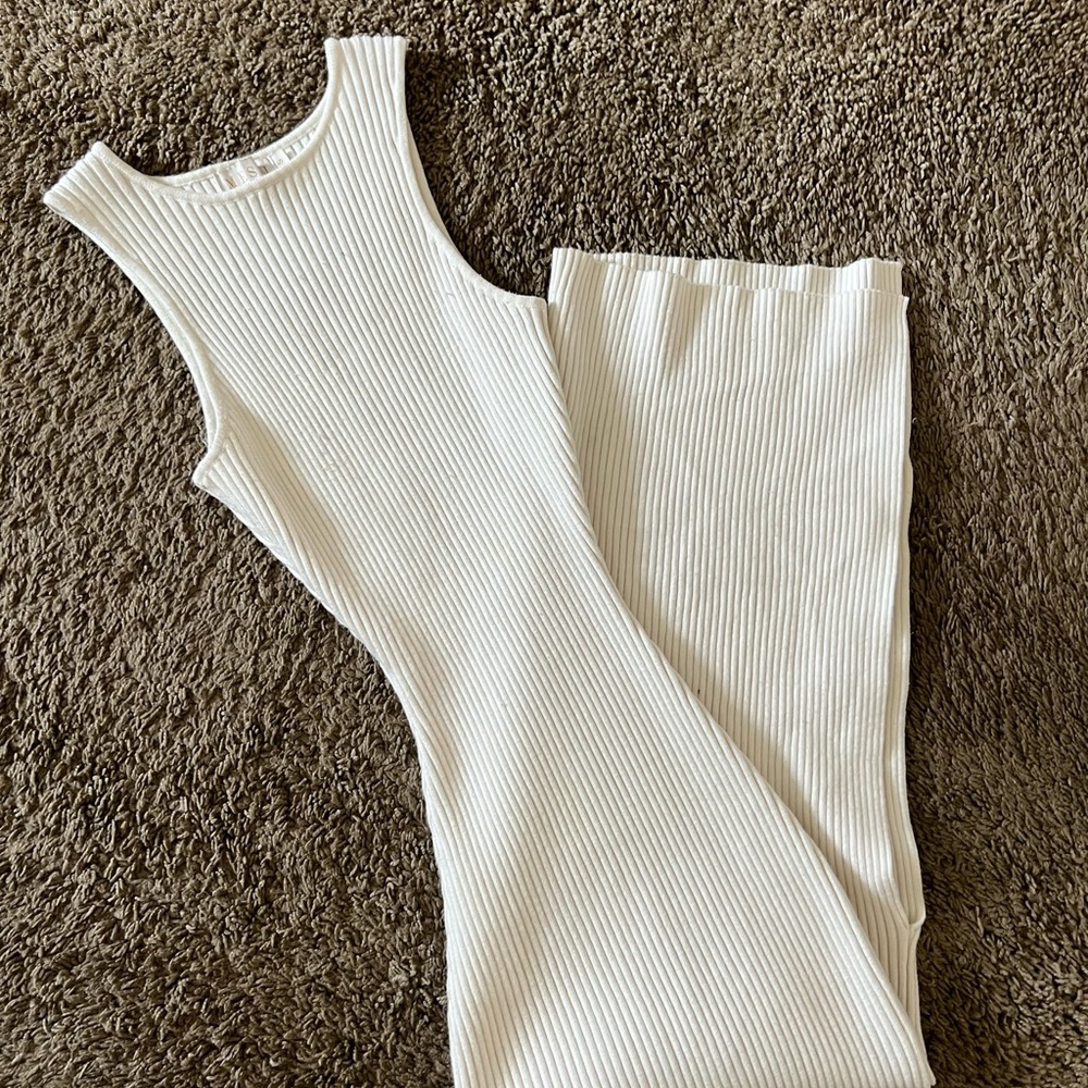 Meshki midi dress no sleeves
